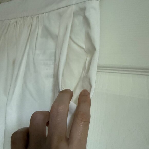 White pleated skirt - Picture 5 of 9